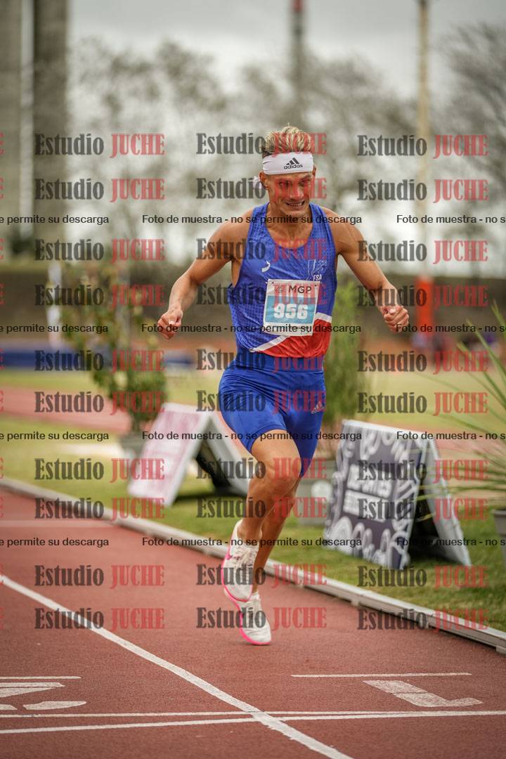 Fotos de los 3000 m con obstáculos de varones