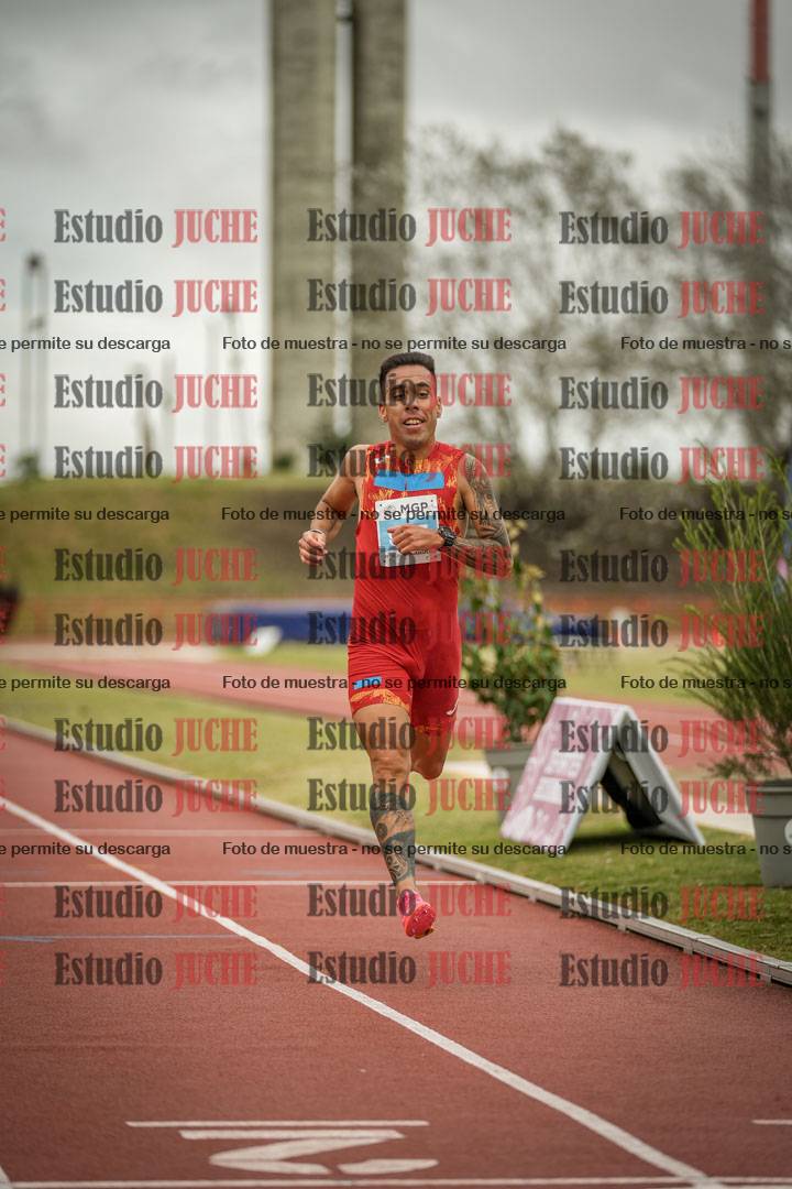 Fotos de los 3000 m con obstáculos de varones