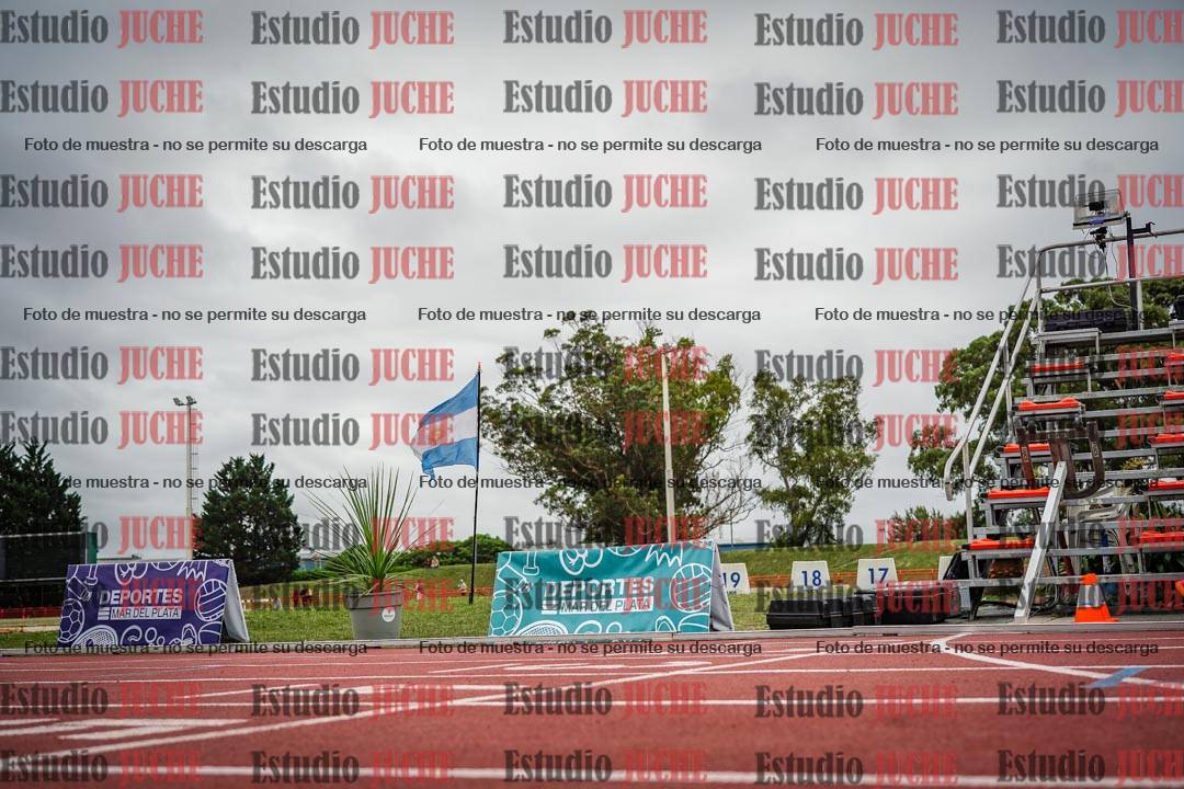 Fotos de los 3000 m con obstáculos de varones