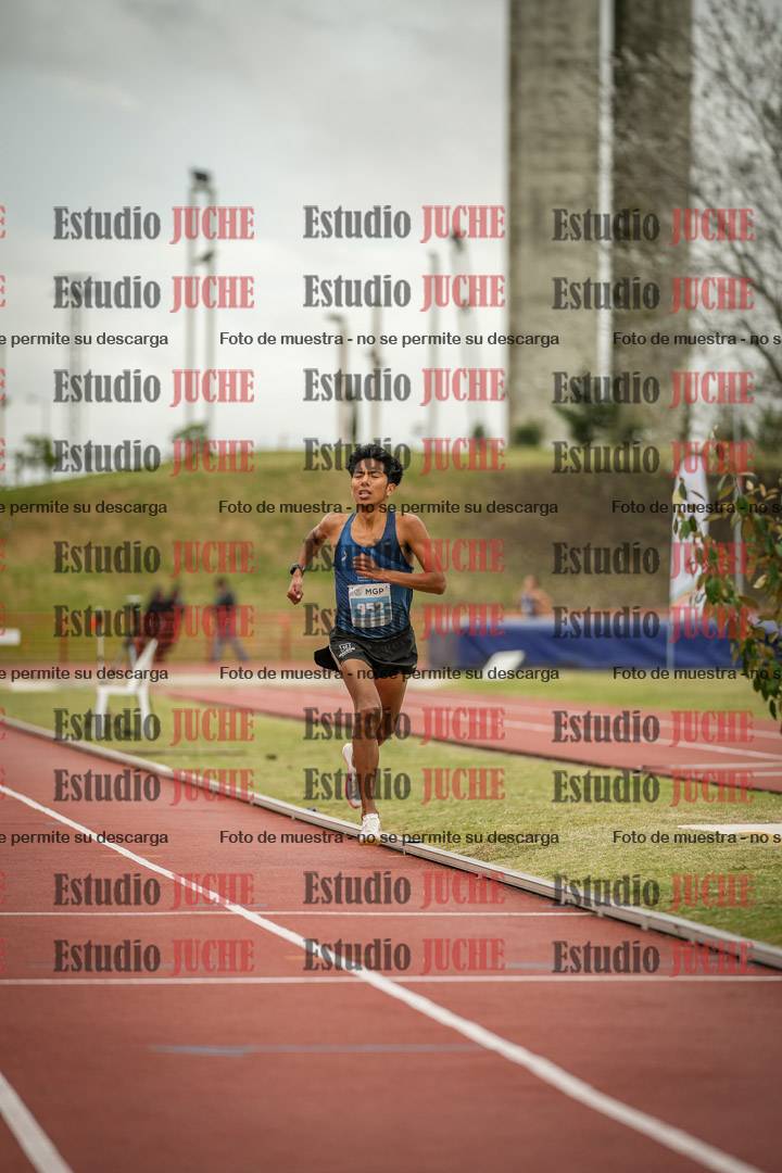 Fotos de los 3000 m con obstáculos de varones