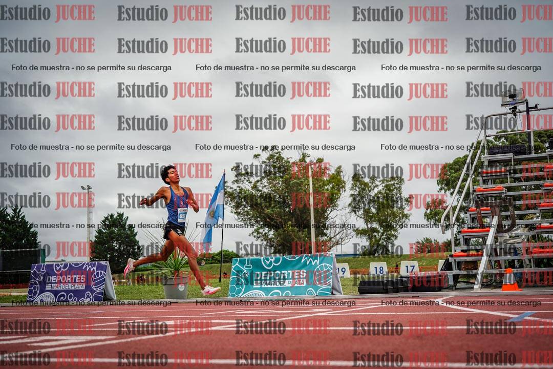 Fotos de los 3000 m con obstáculos de varones