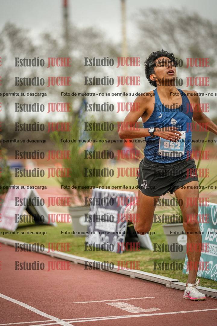 Fotos de los 3000 m con obstáculos de varones