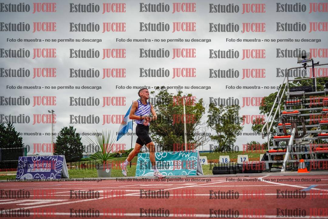 Fotos de los 3000 m con obstáculos de varones