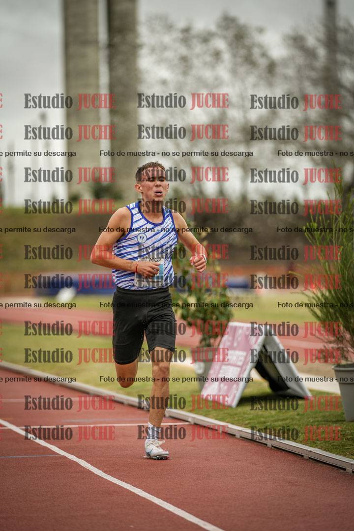 Fotos de los 3000 m con obstáculos de varones