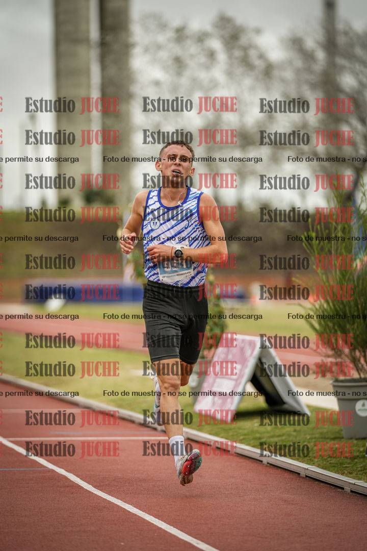 Fotos de los 3000 m con obstáculos de varones