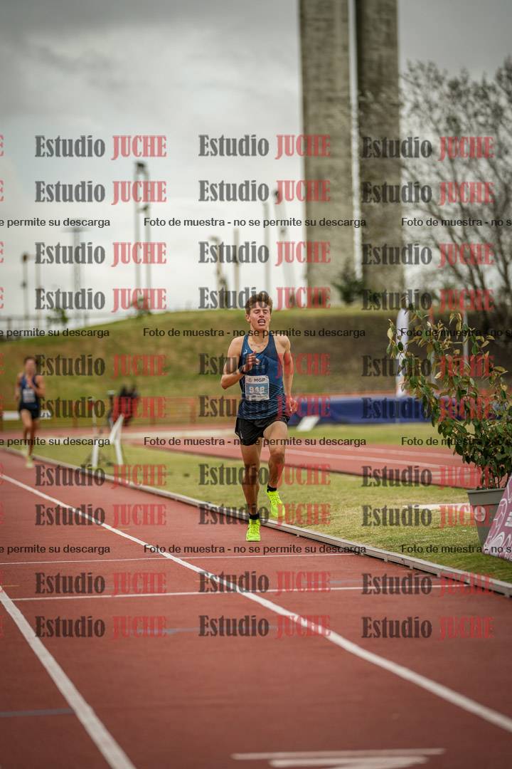 Fotos de los 3000 m con obstáculos de varones
