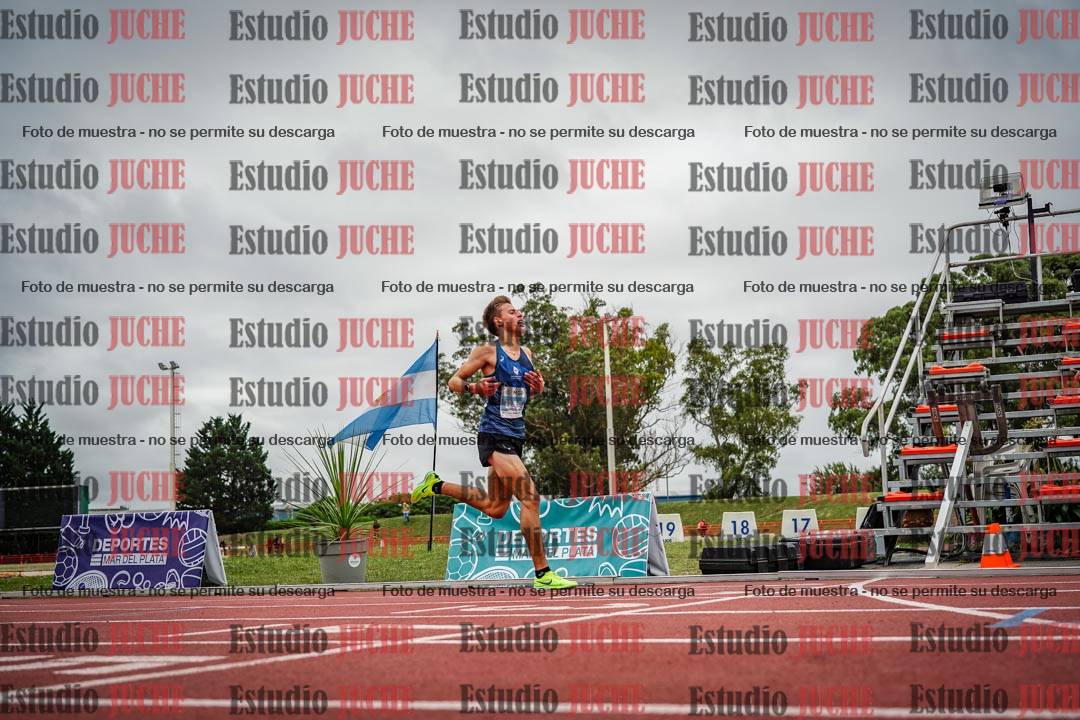 Fotos de los 3000 m con obstáculos de varones
