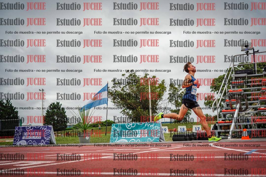 Fotos de los 3000 m con obstáculos de varones