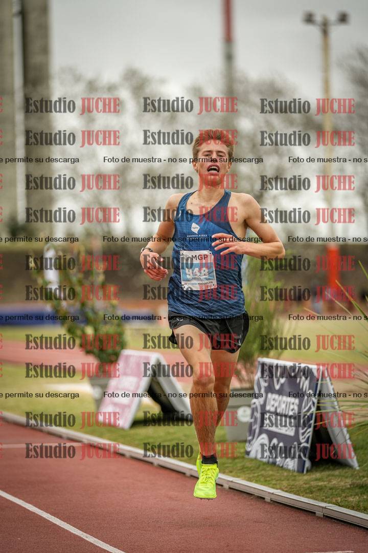 Fotos de los 3000 m con obstáculos de varones