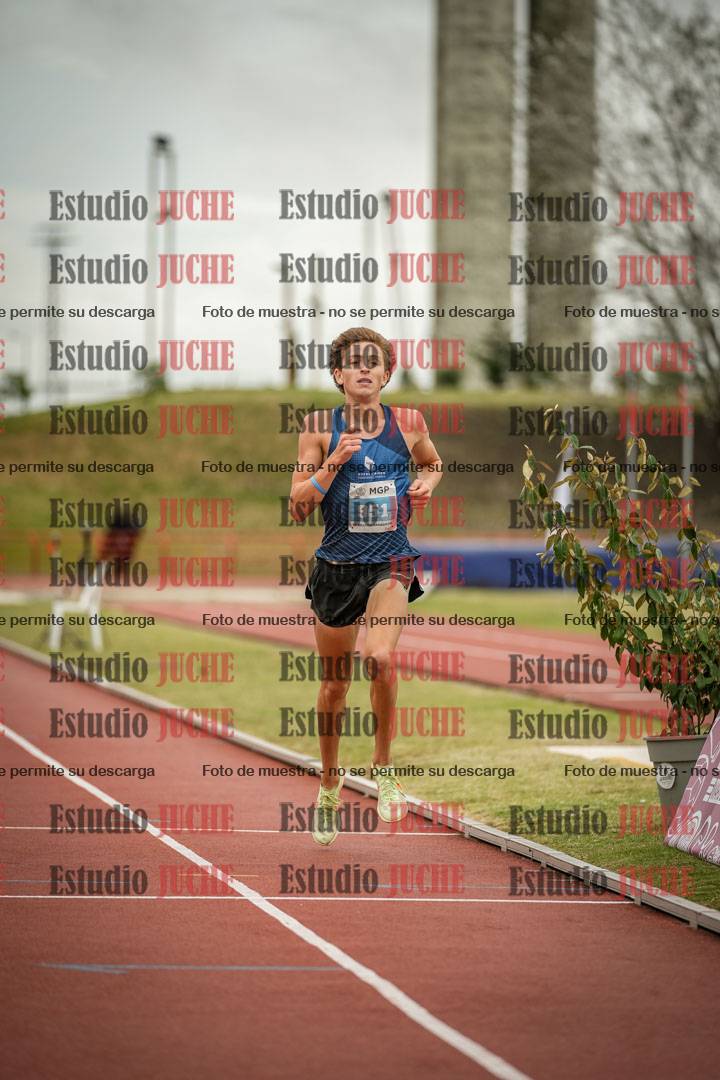Fotos de los 3000 m con obstáculos de varones