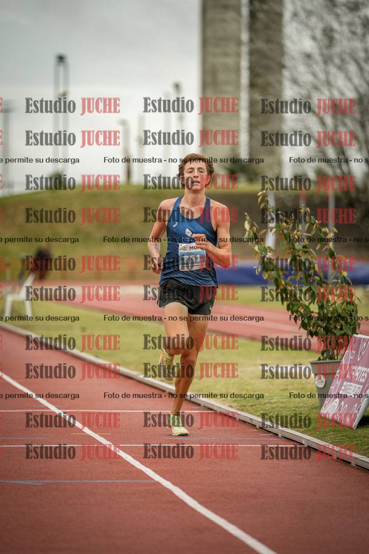 Fotos de los 3000 m con obstáculos de varones