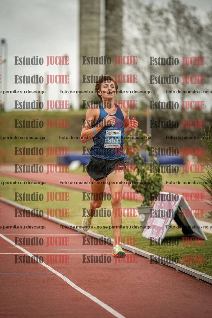 Fotos de los 3000 m con obstáculos de varones