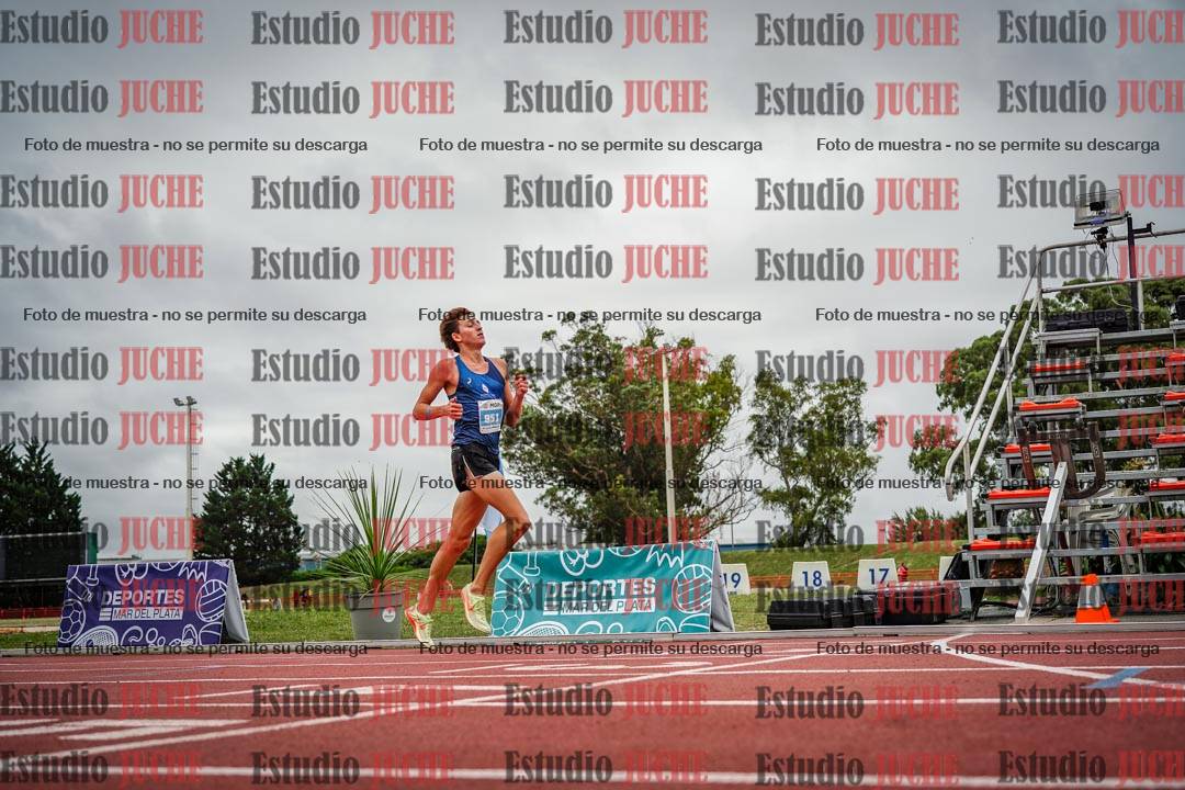 Fotos de los 3000 m con obstáculos de varones