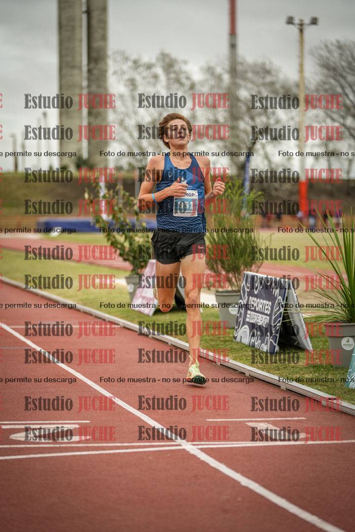 Fotos de los 3000 m con obstáculos de varones