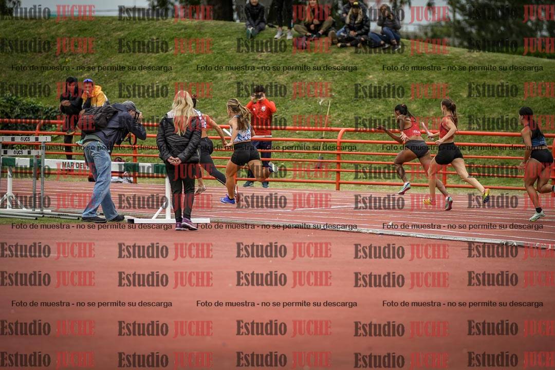 Fotos de las postas 4x100 m de mujeres