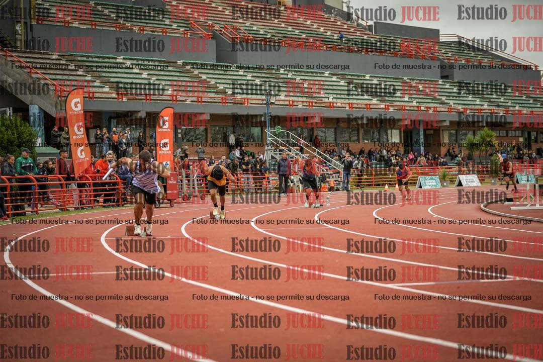 Fotos de las postas 4x100 m de varones