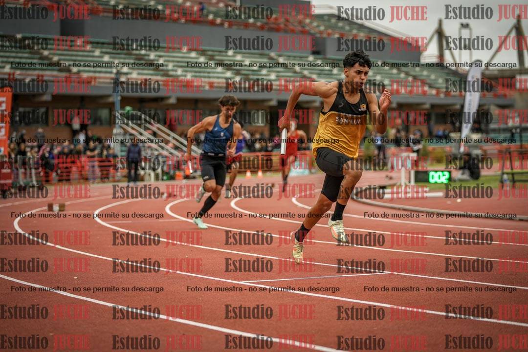 Fotos de las postas 4x100 m de varones
