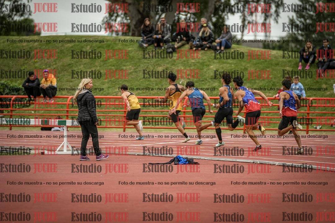 Fotos de las postas 4x100 m de varones