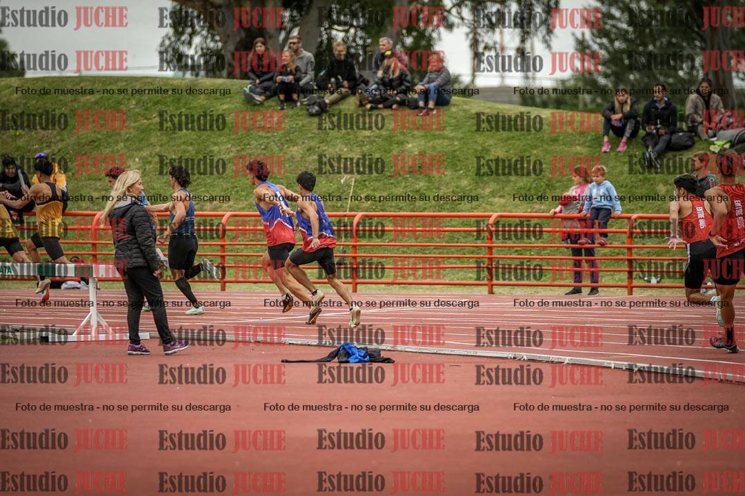 Fotos de las postas 4x100 m de varones