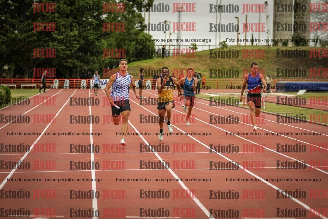 Fotos de las postas 4x100 m de varones