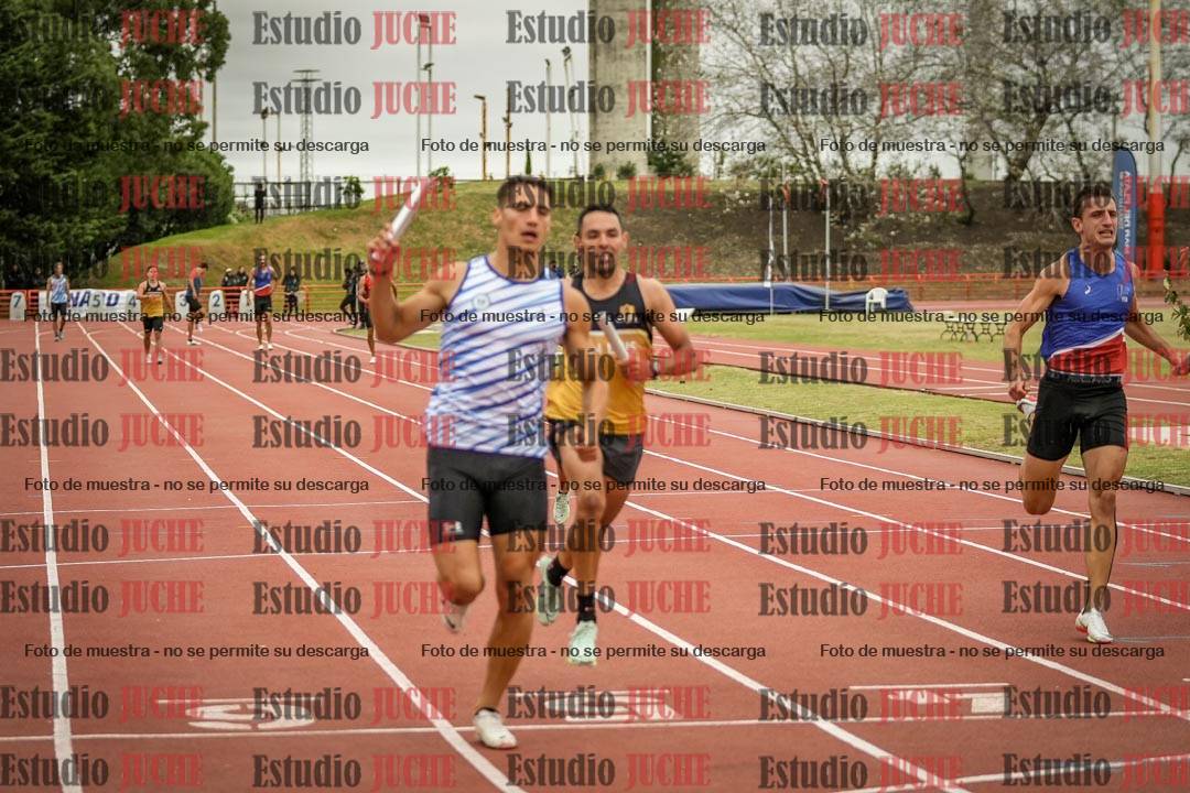 Fotos de las postas 4x100 m de varones