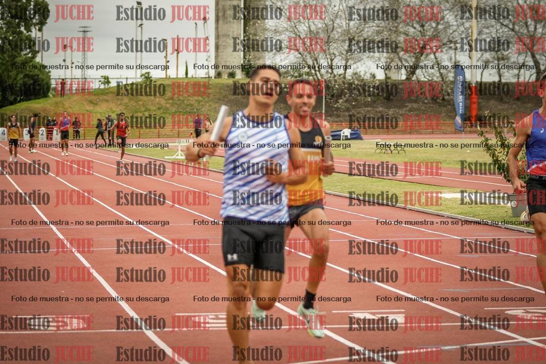 Fotos de las postas 4x100 m de varones