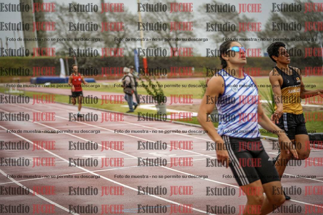Fotos de los 400 m con vallas de varones - FINAL
