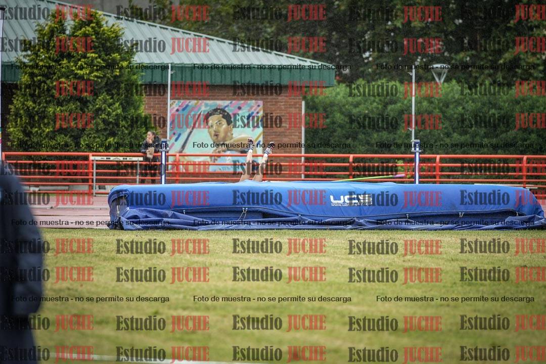 Fotos del salto en alto de mujeres