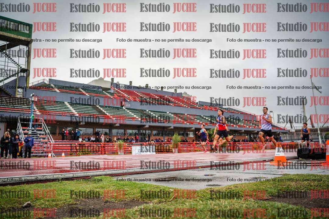 Fotos de los 200 m llanos de varones