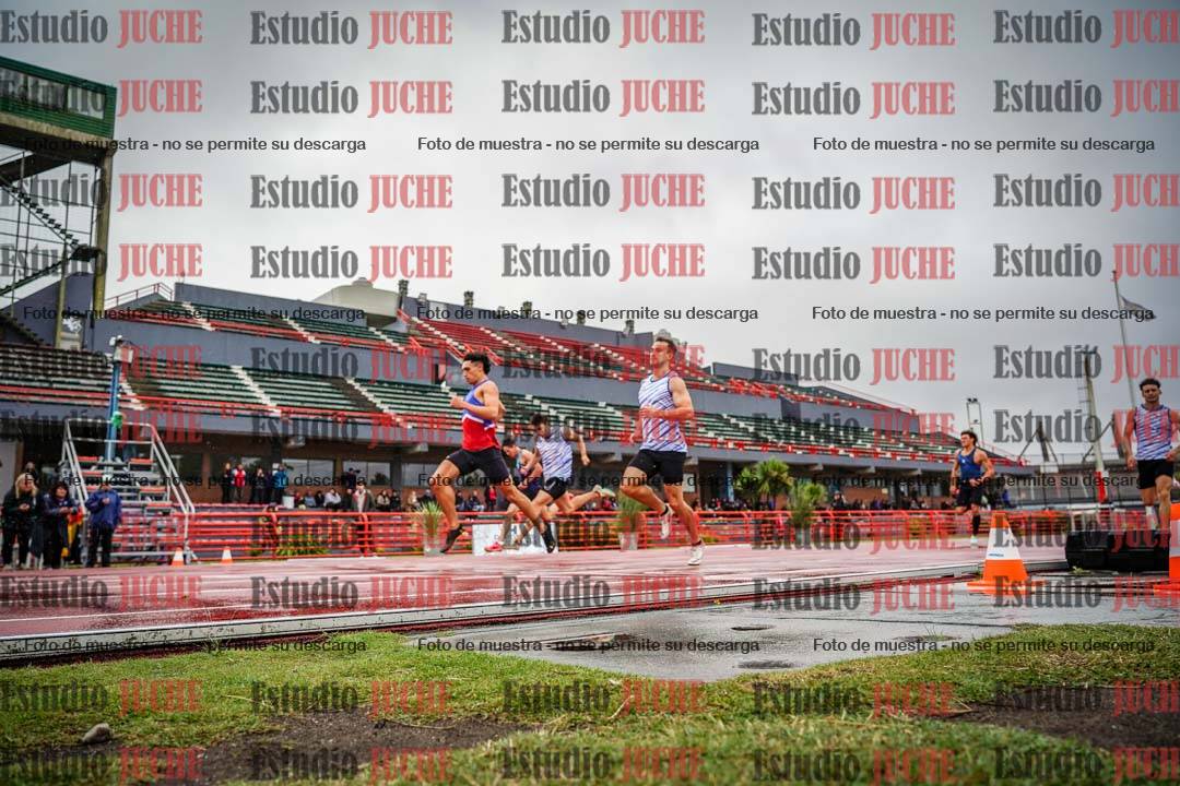 Fotos de los 200 m llanos de varones