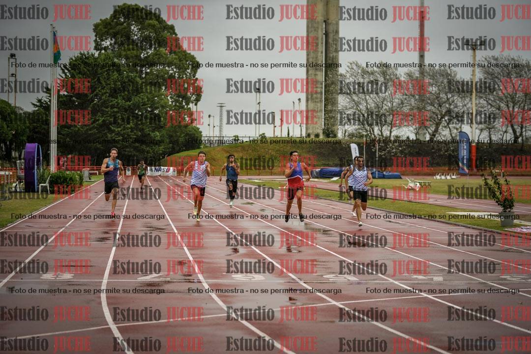 Fotos de los 200 m llanos de varones