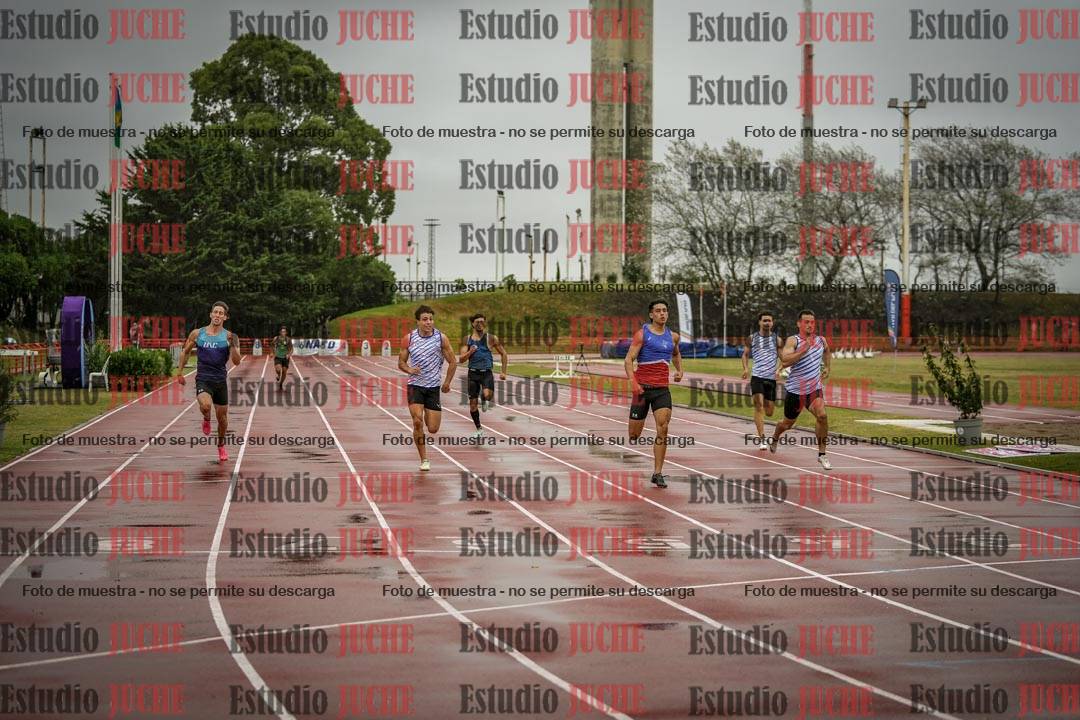 Fotos de los 200 m llanos de varones