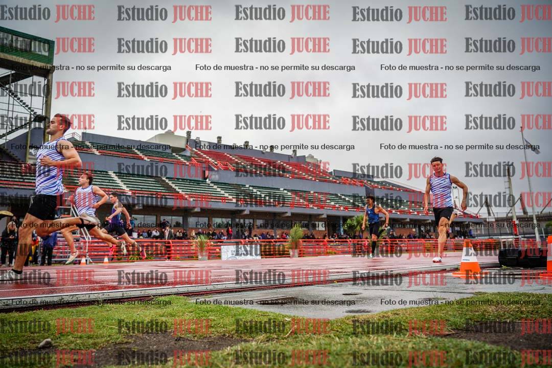 Fotos de los 200 m llanos de varones