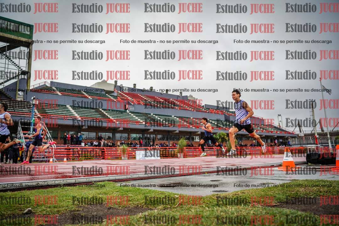 Fotos de los 200 m llanos de varones