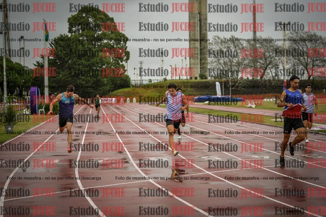 Fotos de los 200 m llanos de varones