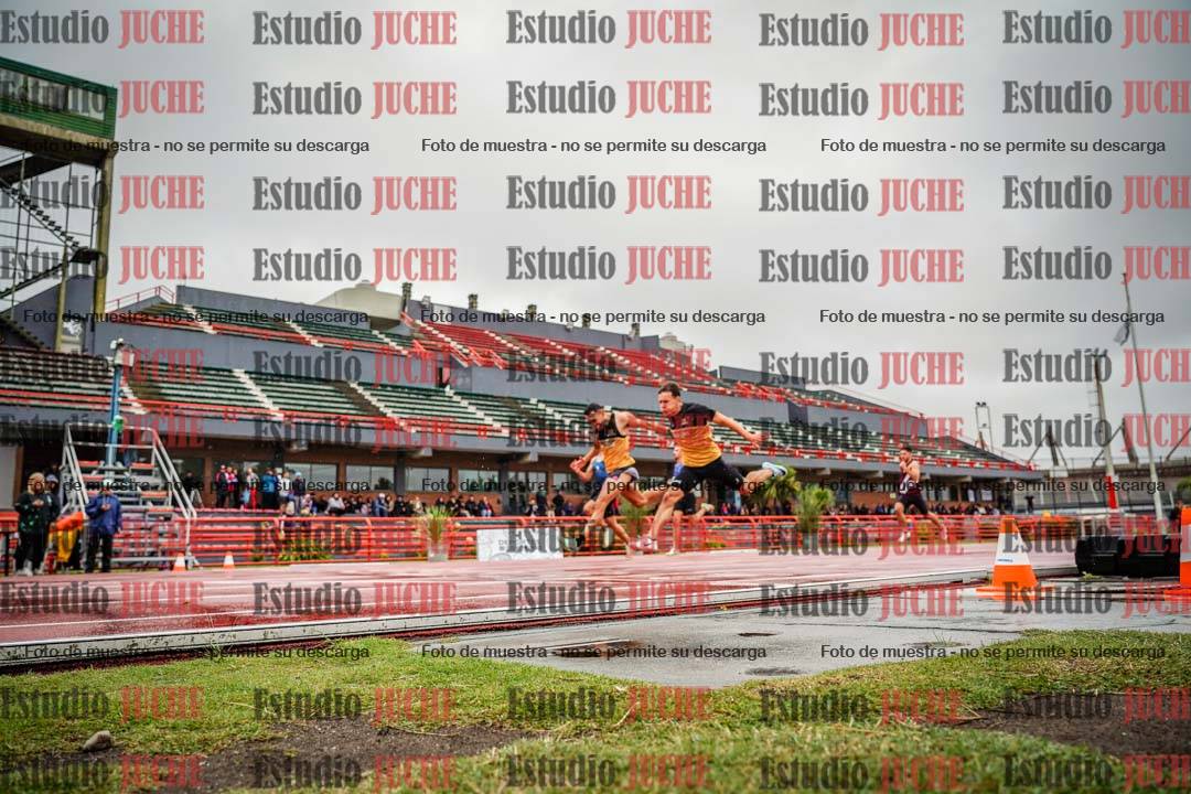 Fotos de los 200 m llanos de varones