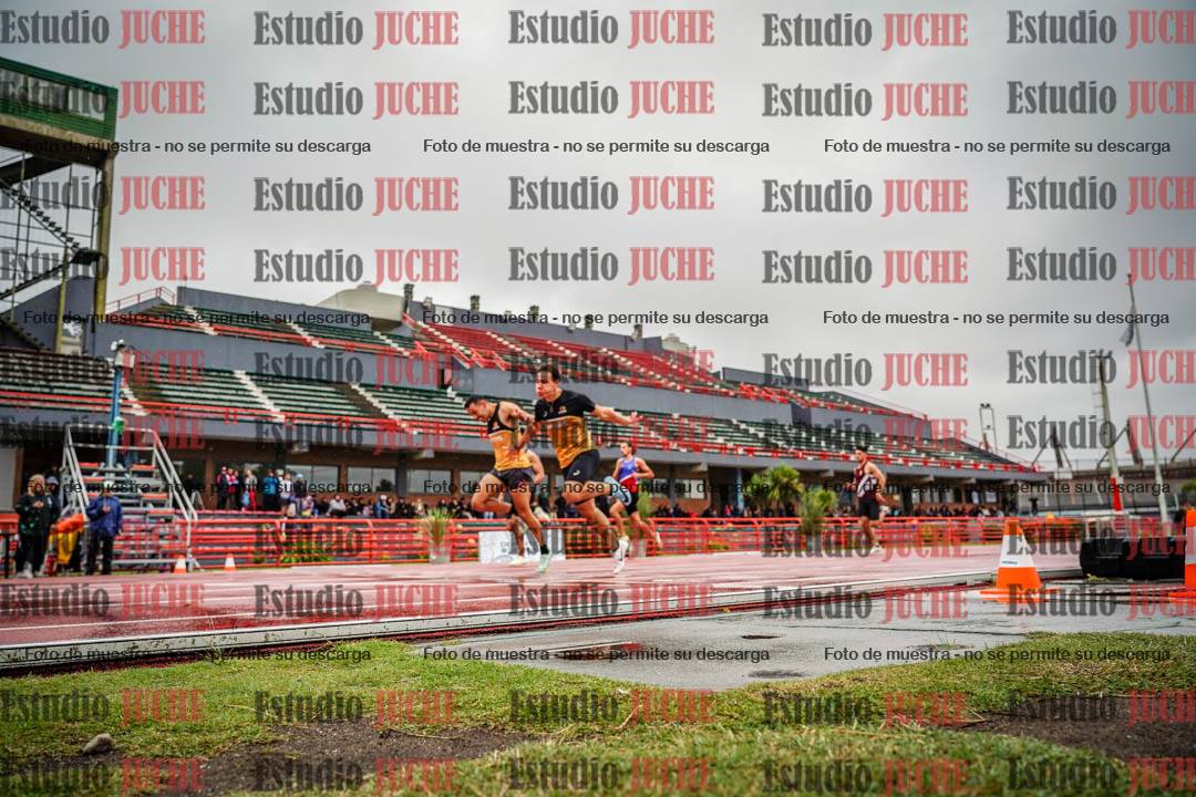 Fotos de los 200 m llanos de varones