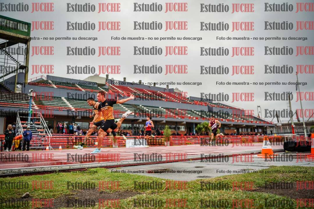 Fotos de los 200 m llanos de varones