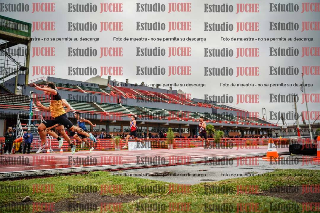 Fotos de los 200 m llanos de varones