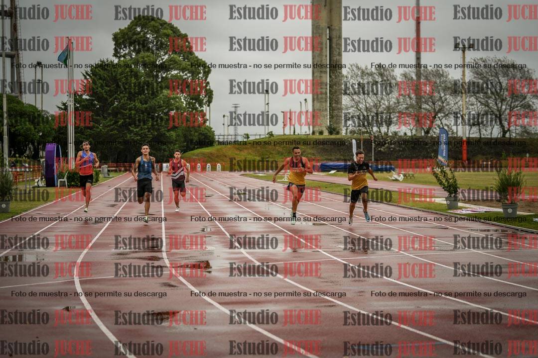 Fotos de los 200 m llanos de varones