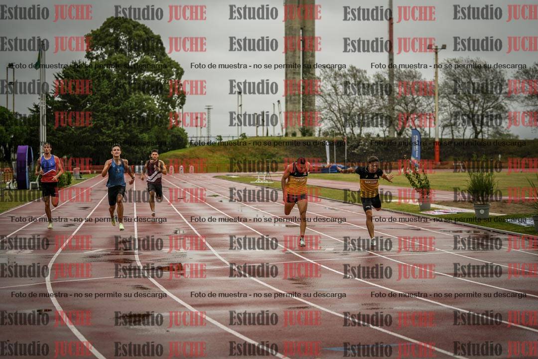 Fotos de los 200 m llanos de varones