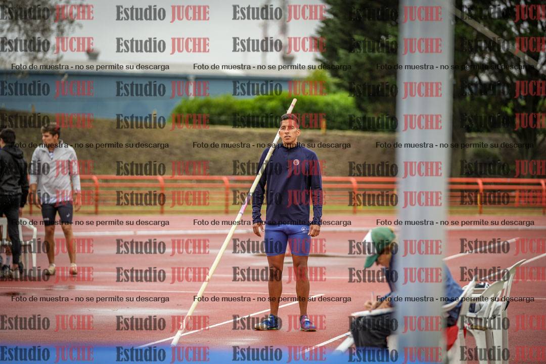 Fotos del salto con garrocha de varones - decatlón 8