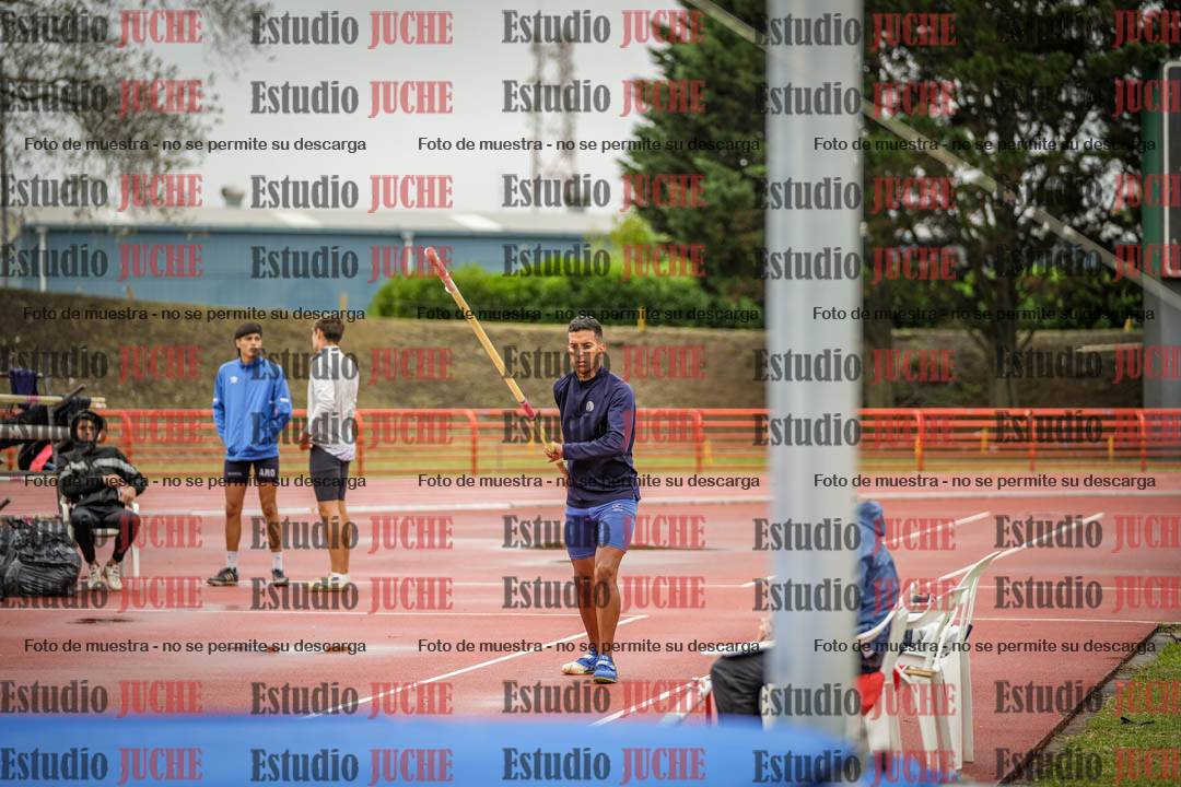 Fotos del salto con garrocha de varones - decatlón 8