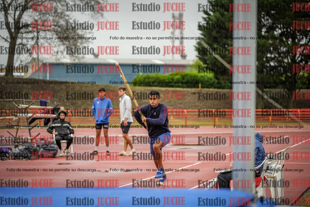 Fotos del salto con garrocha de varones - decatlón 8