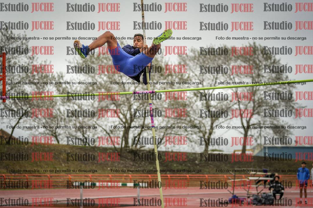 Fotos del salto con garrocha de varones - decatlón 8
