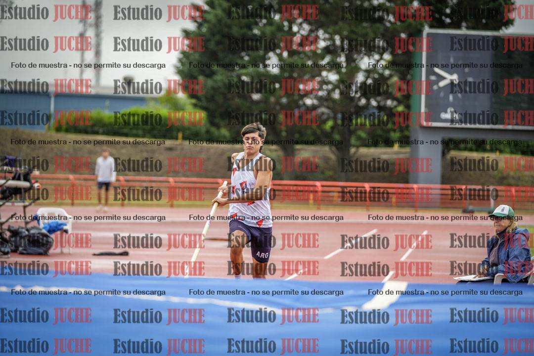 Fotos del salto con garrocha de varones - decatlón 8