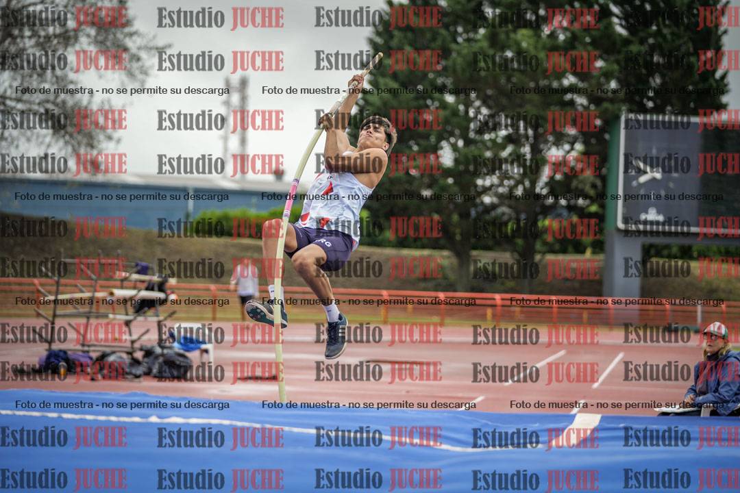 Fotos del salto con garrocha de varones - decatlón 8