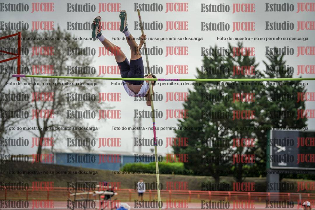Fotos del salto con garrocha de varones - decatlón 8