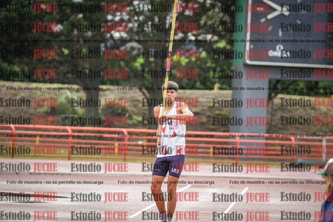 Fotos del salto con garrocha de varones - decatlón 8