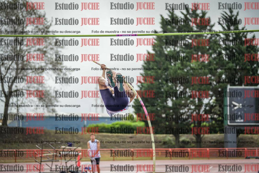 Fotos del salto con garrocha de varones - decatlón 8